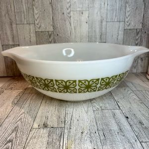 Vintage PYREX 4Qt Green Verde Square Flower Mixing Bowl